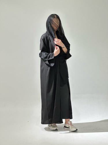 عباية قمرا اسود