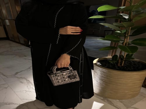 عباية لين تحديد ابيض