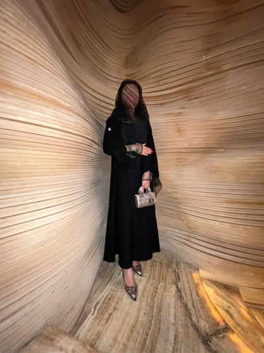 عباية سارية