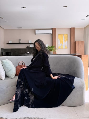 عباية ملاذ كحلي