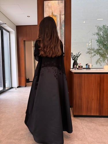 عباية يسر تطريز اسود