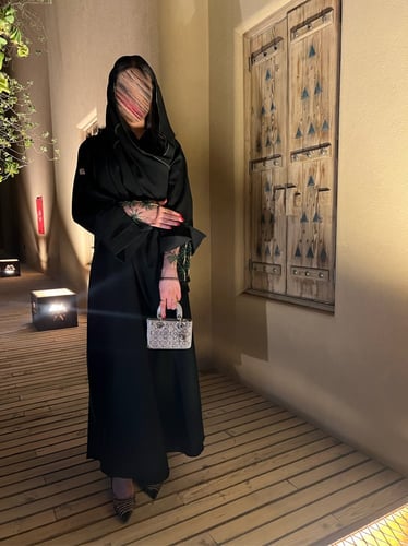 عباية سارية