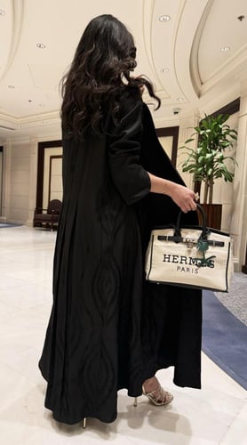 سلمى تطريز اسود