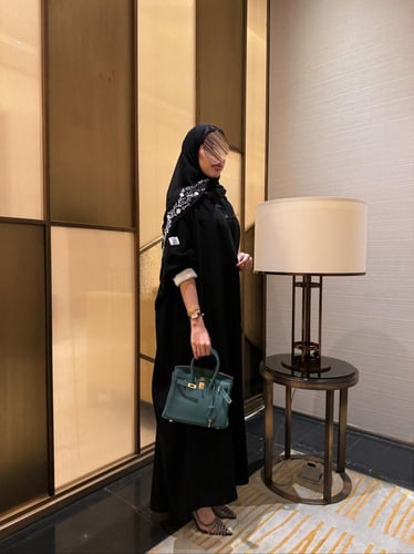 عباية شروق نص بشت