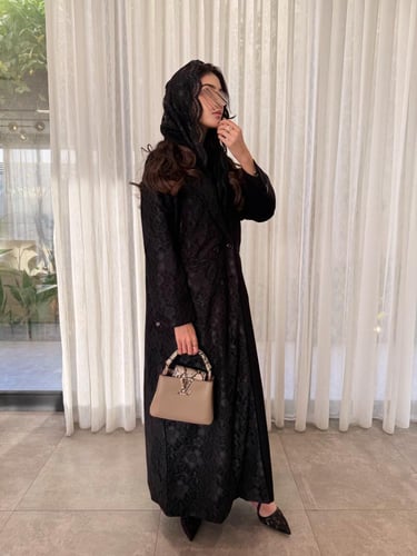 عباية منية اسود