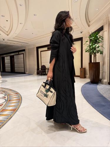 سلمى تطريز اسود