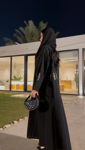 عباية نورسين اسود