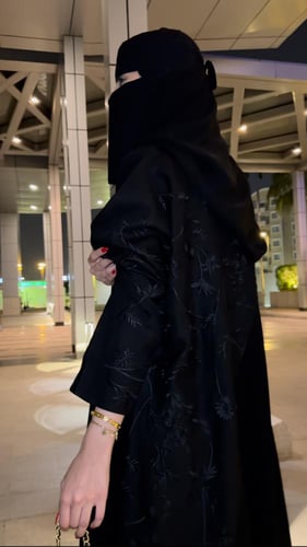 شادن تطريز اسود