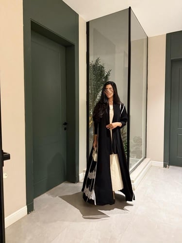 عباية نادين