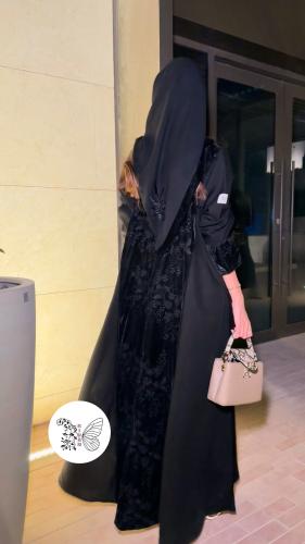 عباية مناير اسود