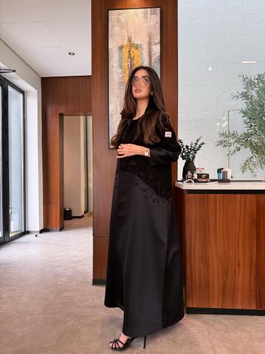 عباية يسر تطريز اسود