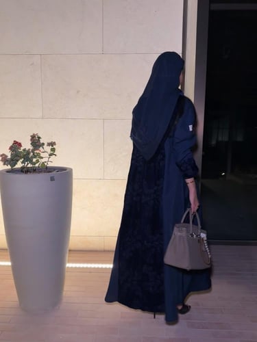 عباية مناير كحلي