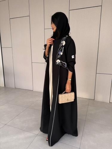 عباية وتين اسود