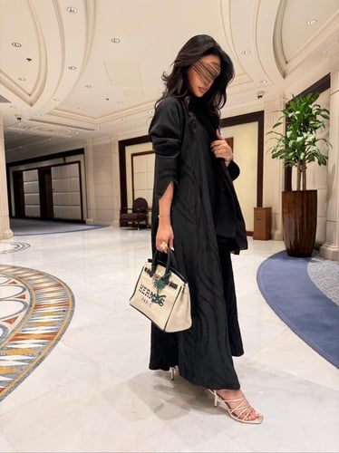 سلمى تطريز اسود