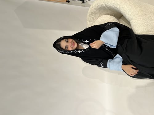 عباية نجوم اسود