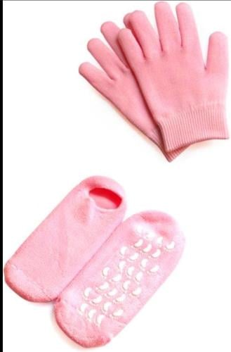 قفازات وشرابات الشطوب