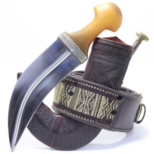 جنبية نجراني حك زراف مكعب مقاس كبير