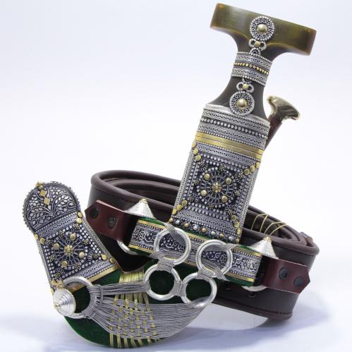 خنجر مقاس5 صب معدن مطلي فضة الراس قرن طبيعي