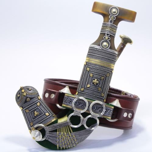 خنجر مقاس5 صب معدن مرشوش فضة الراس قرن طبيعي