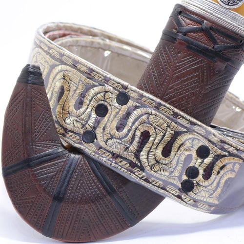 جنبية نجراني حك زراف مكعب مقاس كبير