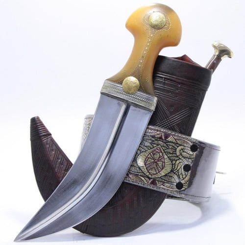 جنبية نجراني حك زراف مكعب مقاس كبير