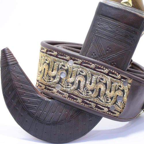 جنبية نجراني حك زراف مكعب مقاس كبير