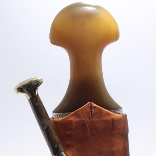 جنبية نجراني حك زراف مكعب مقاس كبير