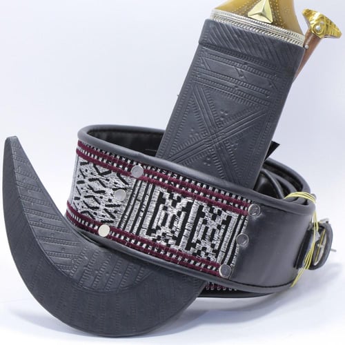 جنبية نجراني حك زراف مكعب مقاس كبير