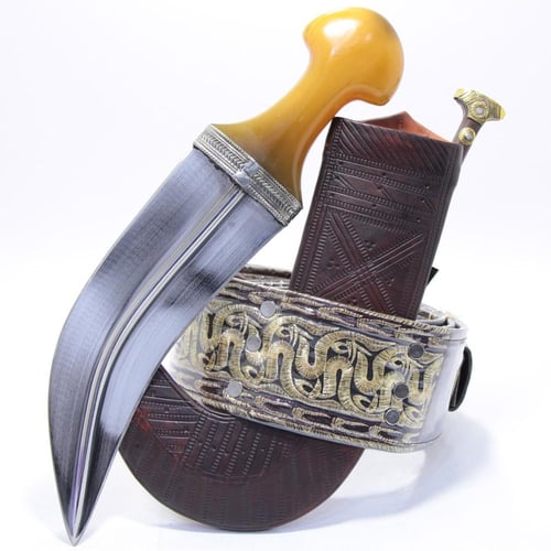 جنبية نجراني حك زراف مكعب مقاس كبير