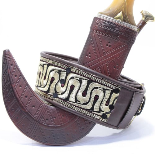 جنبية نجراني حك زراف مكعب مقاس كبير