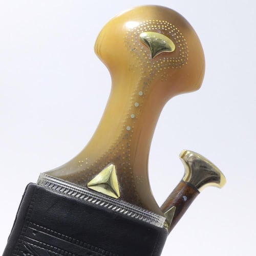 جنبية نجراني حك زراف مكعب مقاس كبير