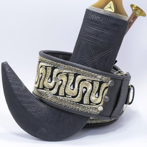 جنبية نجراني حك زراف مكعب مقاس كبير