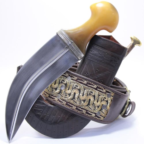 جنبية نجراني حك زراف مكعب مقاس كبير