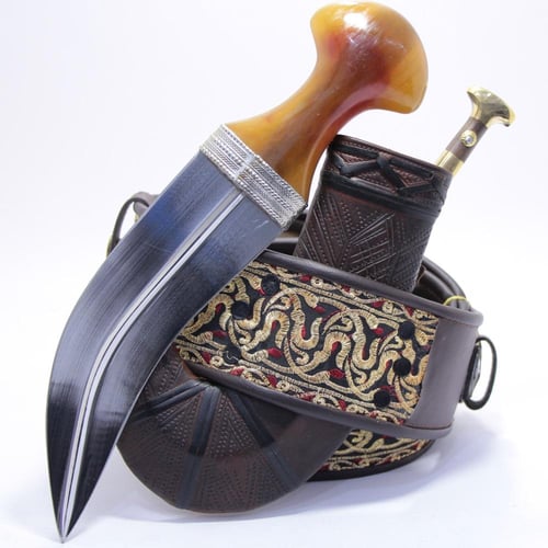 جنبية نجراني حك زراف مكعب مقاس كبير