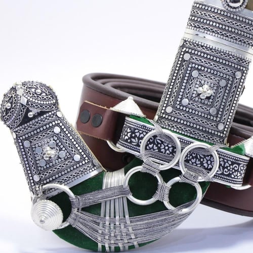 خنجر مقاس5 صب معدن مطلي فضة الراس قرن طبيعي