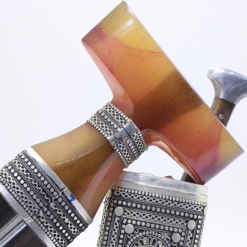 خنجر حك زراف معرق مقاس 5معدن مطلي فضة