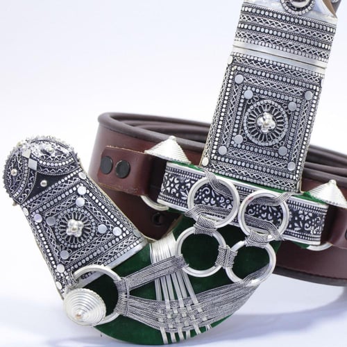 خنجر الراس قرن طبيعي سيال قصة عماني مقاس 5معدن مطل...