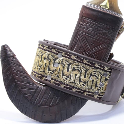 جنبية نجراني حك زراف مكعب مقاس كبير