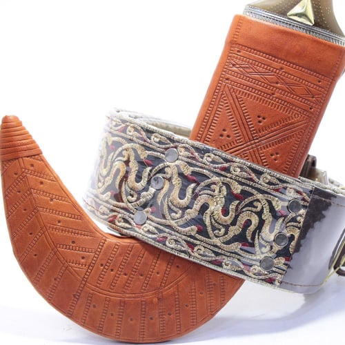 جنبية نجراني حك زراف مكعب مقاس كبير