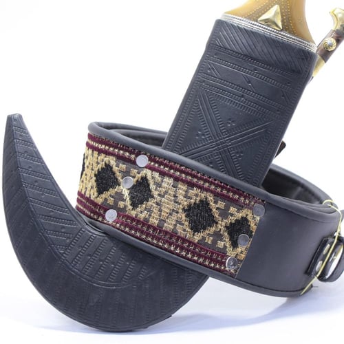 جنبية نجراني حك زراف مكعب مقاس كبير