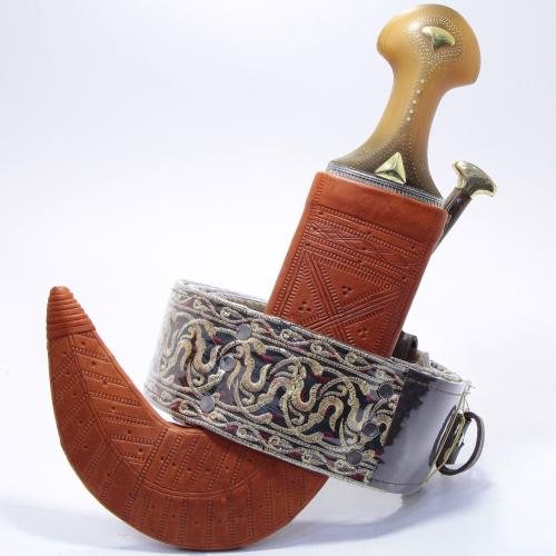 جنبية نجراني حك زراف مكعب مقاس كبير