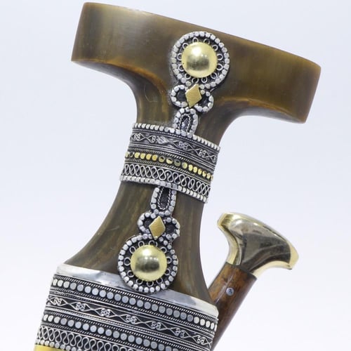 خنجر مقاس5 صب معدن مطلي فضة الراس قرن طبيعي