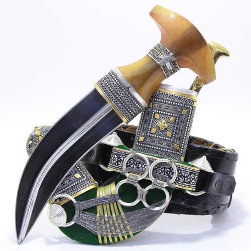 خنجر حك زراف معرق مقاس 5معدن مطلي فضة