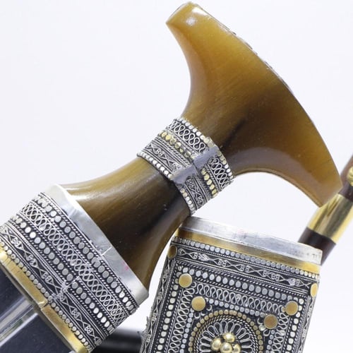 خنجر الراس وتر سيال قصة عماني مقاس 5معدن مطلي فضة