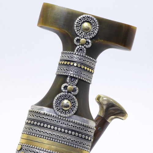 خنجر مقاس5 صب معدن مطلي فضة الراس قرن طبيعي