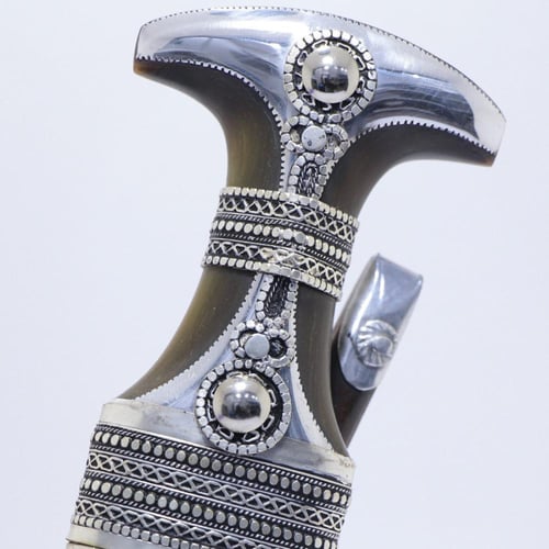 خنجر الراس قرن طبيعي سيال قصة عماني مقاس 5معدن مطل...