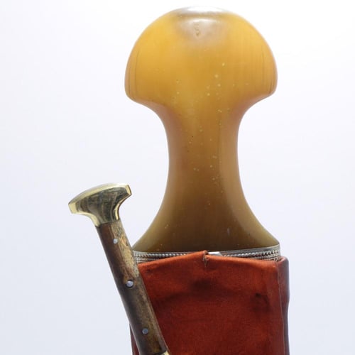 جنبية نجراني حك زراف مكعب مقاس كبير