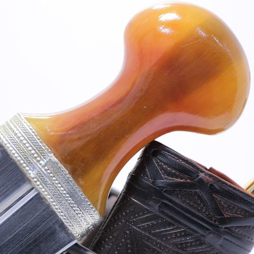 جنبية نجراني حك زراف مكعب مقاس كبير