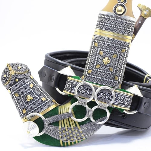 خنجر حك زراف معرق مقاس 5معدن مطلي فضة