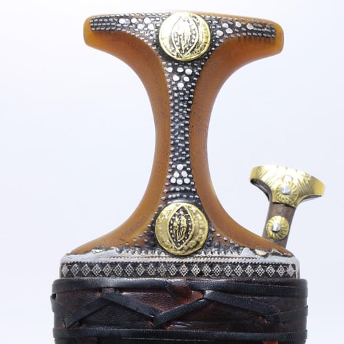 جنبية صنعاني حك زراف